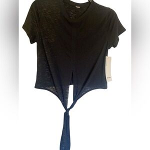 25. NWT Lululemon tie waist breathable short sleeve BLACK Size 2